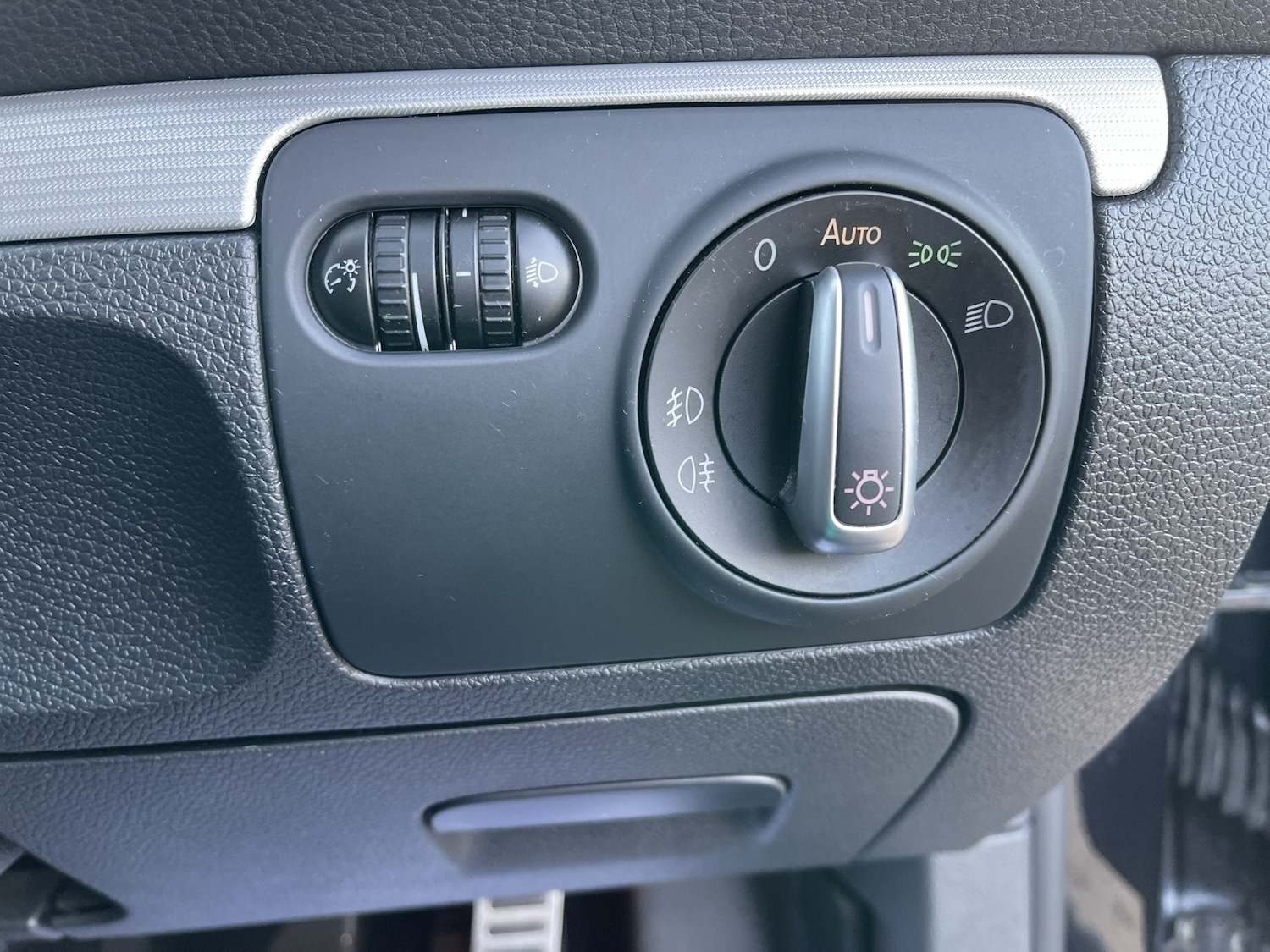 Used Volkswagen Scirocco 2013 for sale - 77880955: Photo 51