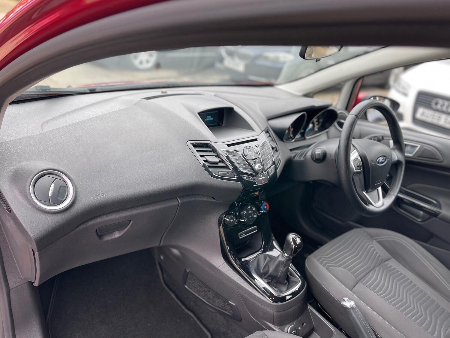 Used Ford Fiesta 2015 for sale - 76019567: Photo 31