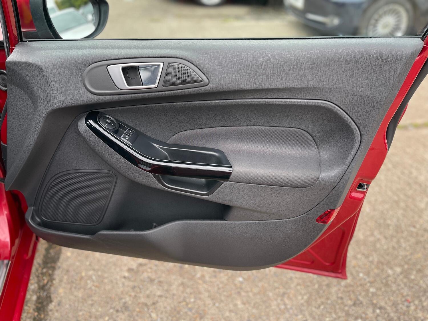 Used Ford Fiesta 2015 for sale - 76019567: Photo 46