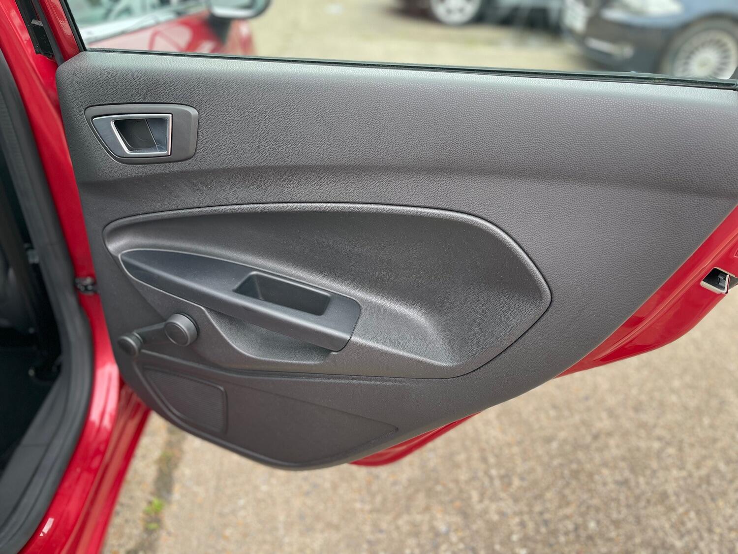 Used Ford Fiesta 2015 for sale - 76019567: Photo 49
