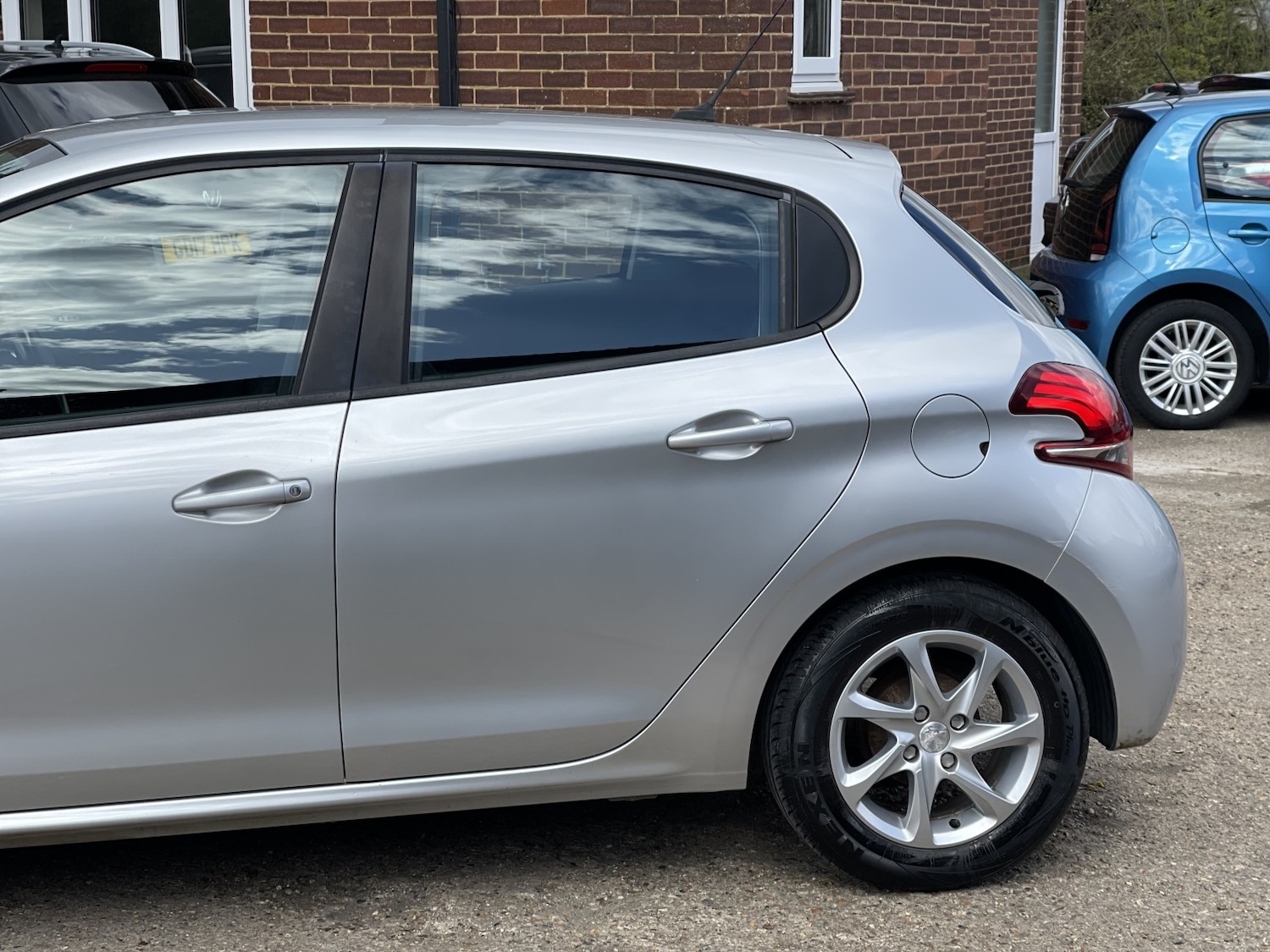 Used Peugeot 208 2017 for sale - 78062249: Photo 13