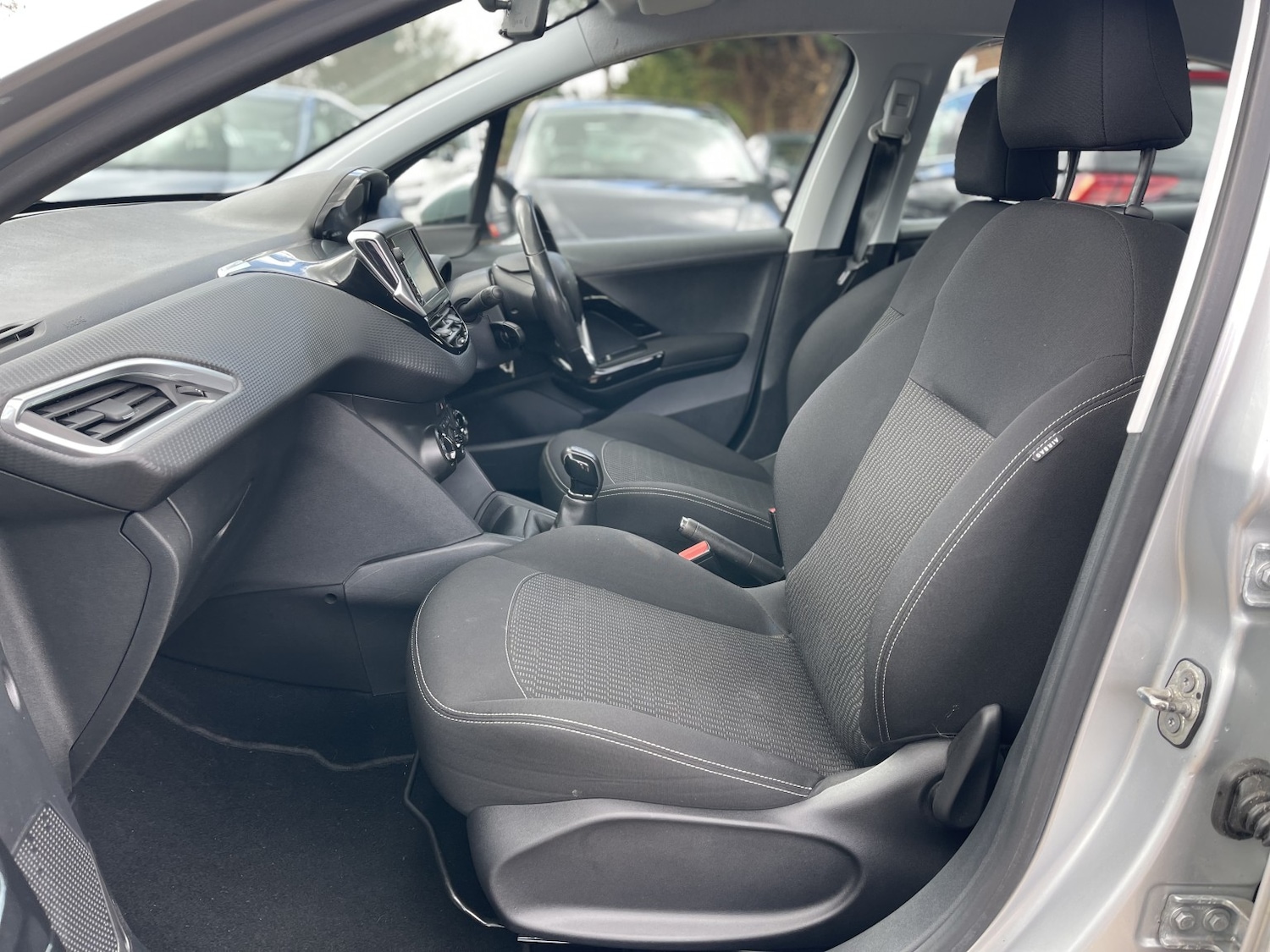 Used Peugeot 208 2017 for sale - 78062249: Photo 31