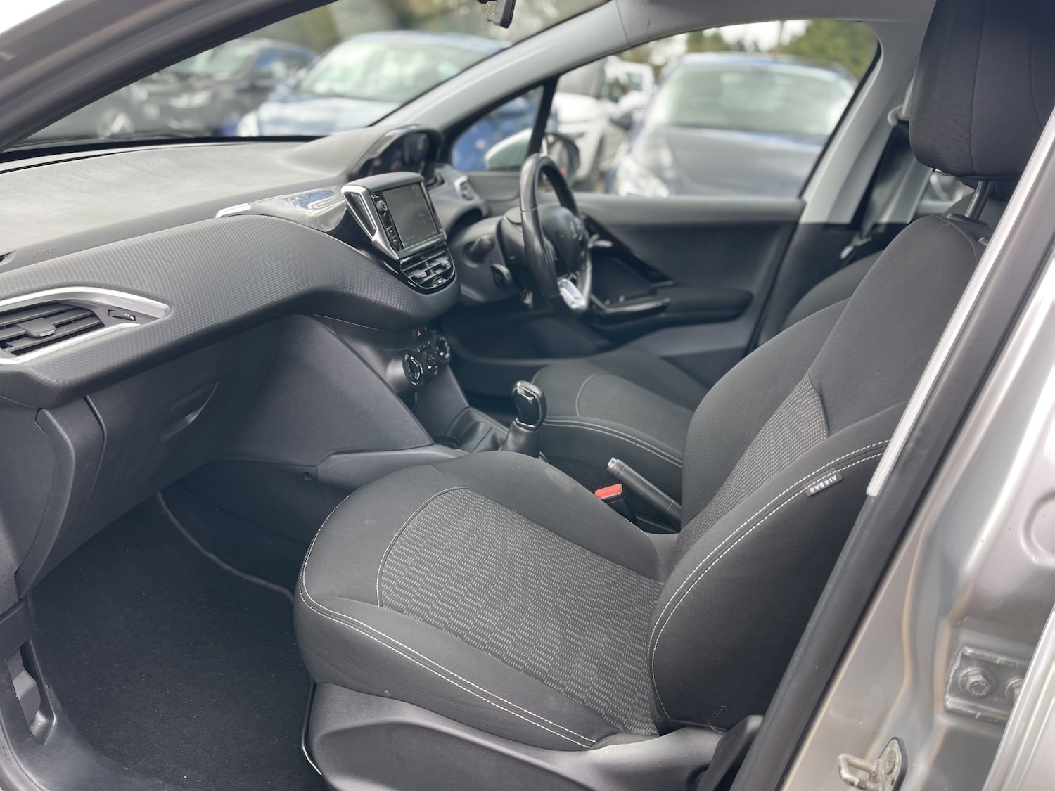 Used Peugeot 208 2017 for sale - 78062249: Photo 32