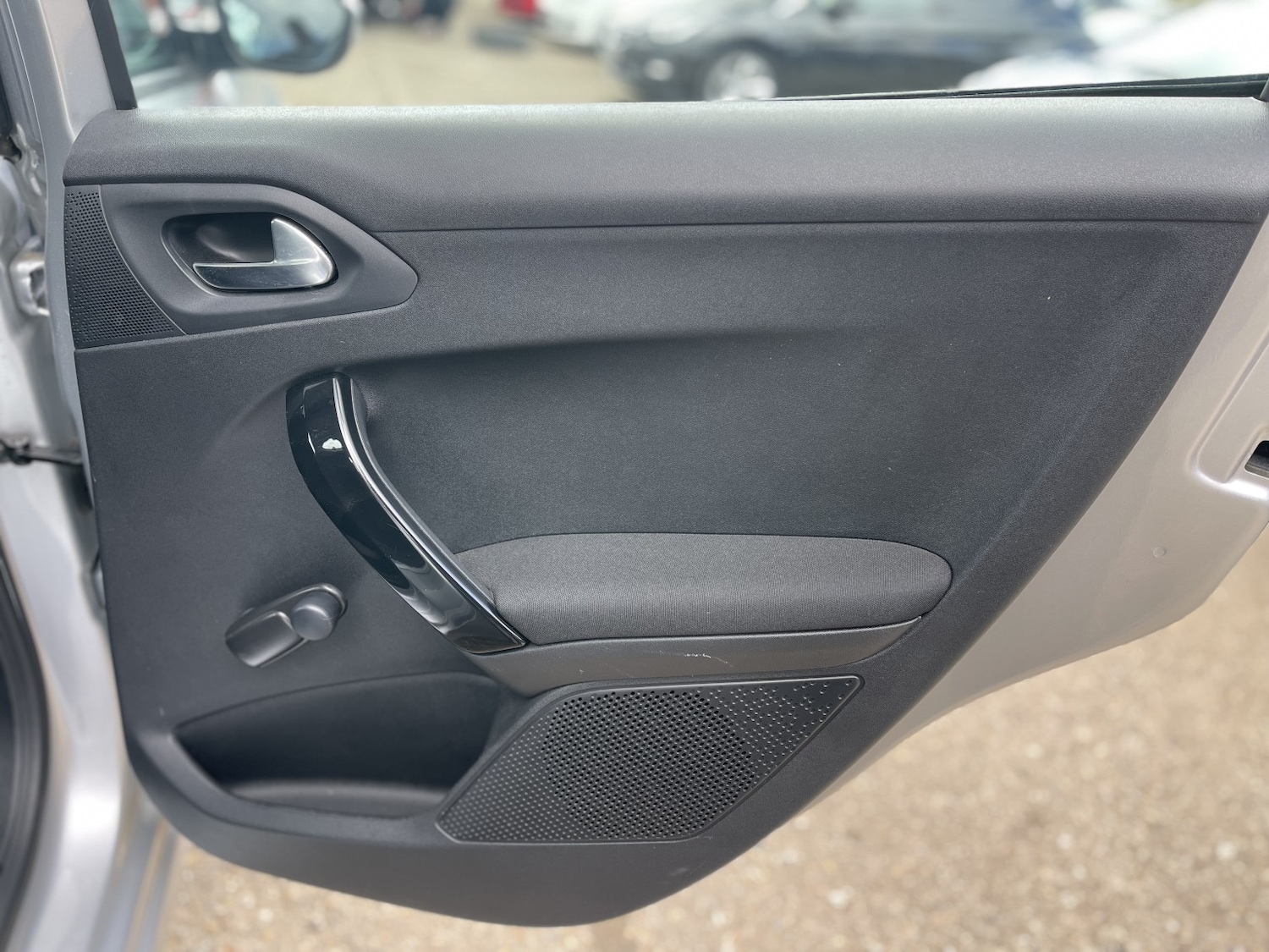 Used Peugeot 208 2017 for sale - 78062249: Photo 43