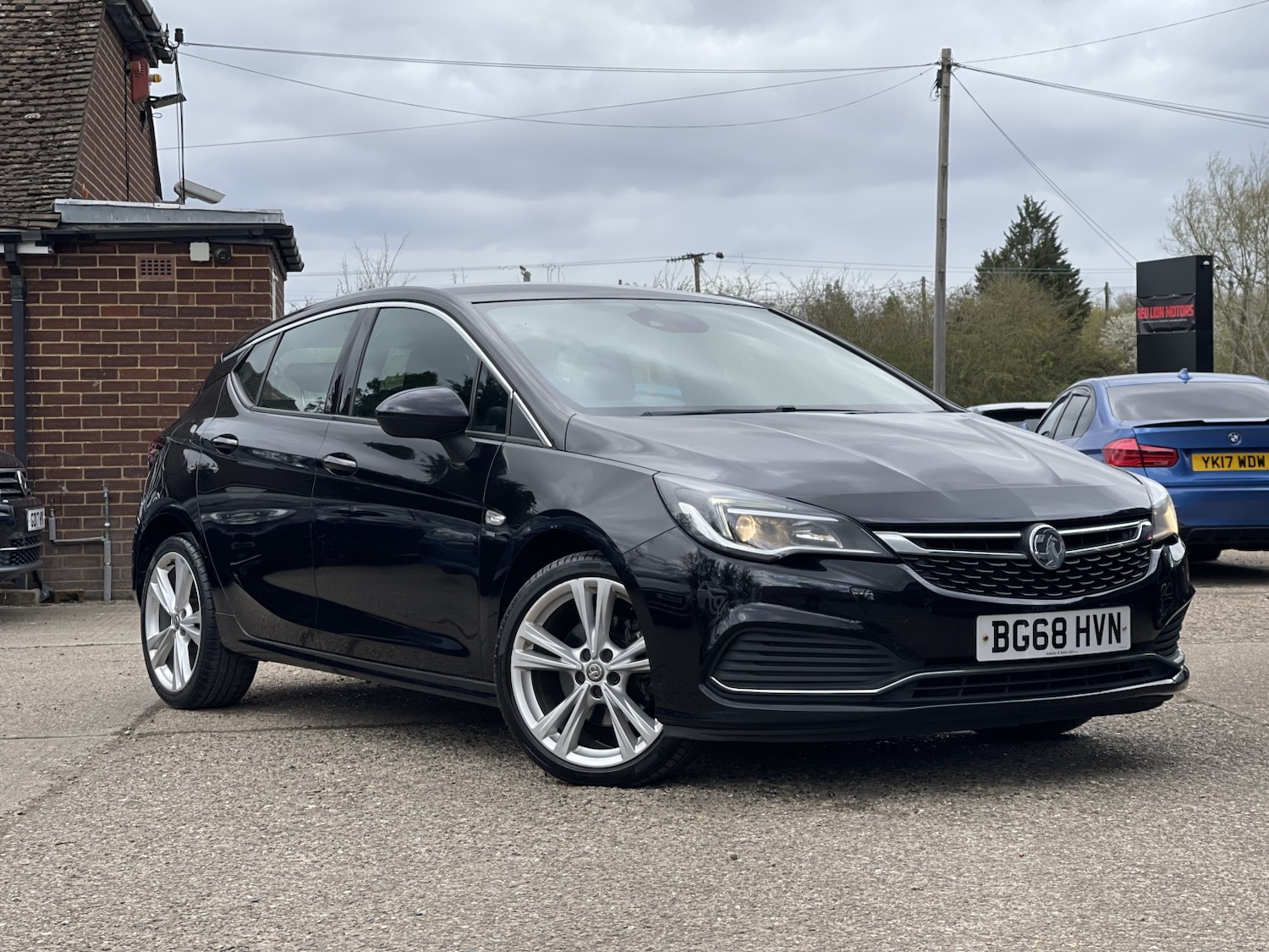 Used Vauxhall Astra 2018 for sale - 78077821: Photo 2