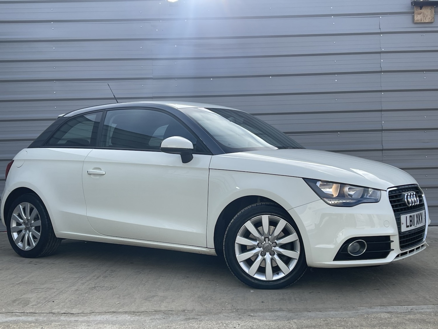 Used Audi A1 2011 for sale - 76643416: Photo 2