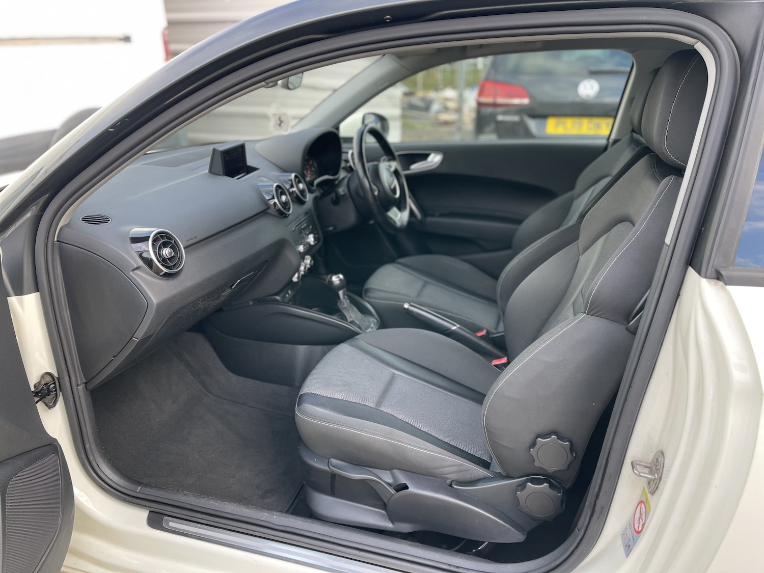 Used Audi A1 2011 for sale - 76643416: Photo 31