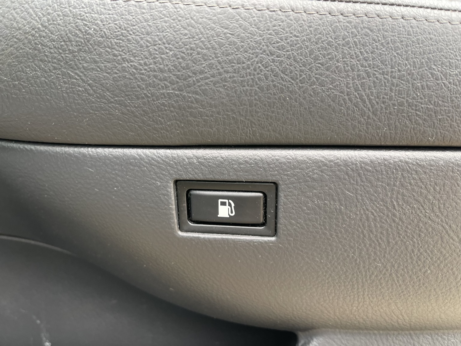 Used Toyota Avensis 2008 for sale - 76547877: Photo 48