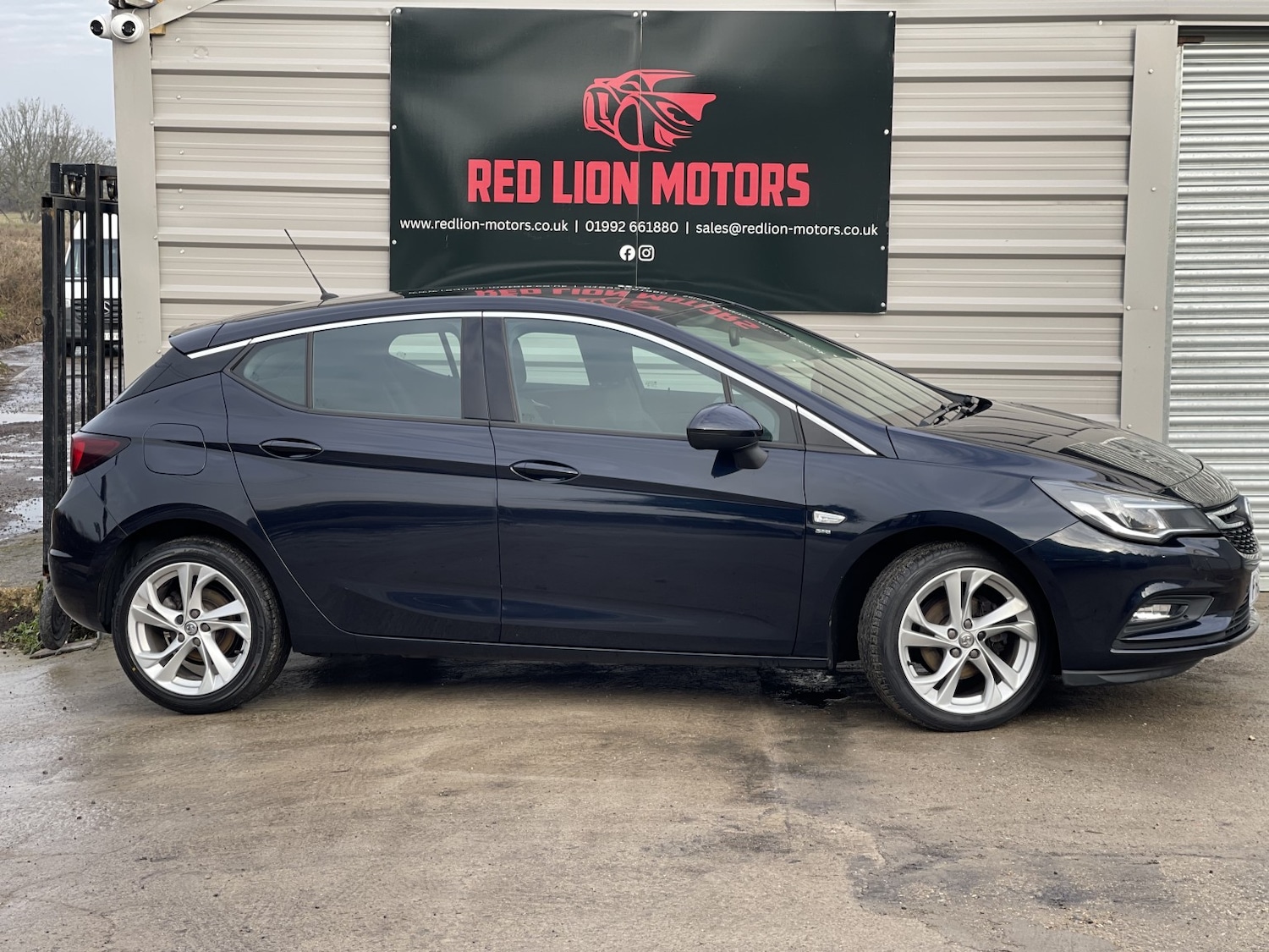 Used Vauxhall Astra 2019 for sale - 77241911: Photo 2