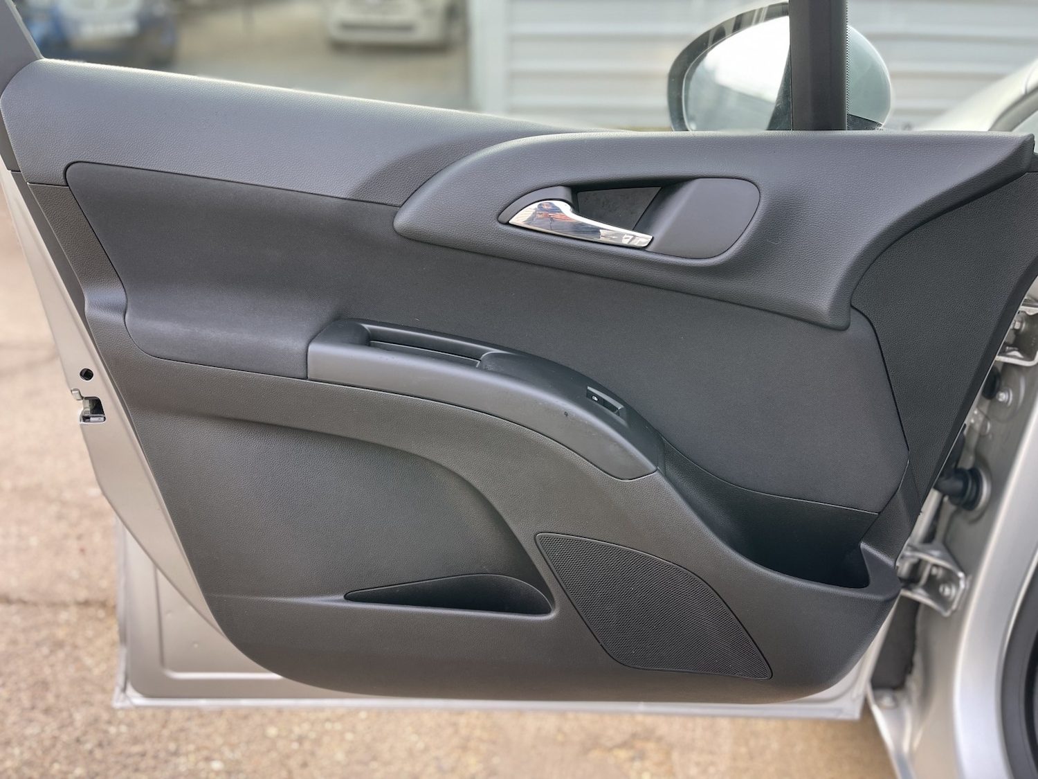 Used Vauxhall Meriva 2011 for sale - 77241916: Photo 31