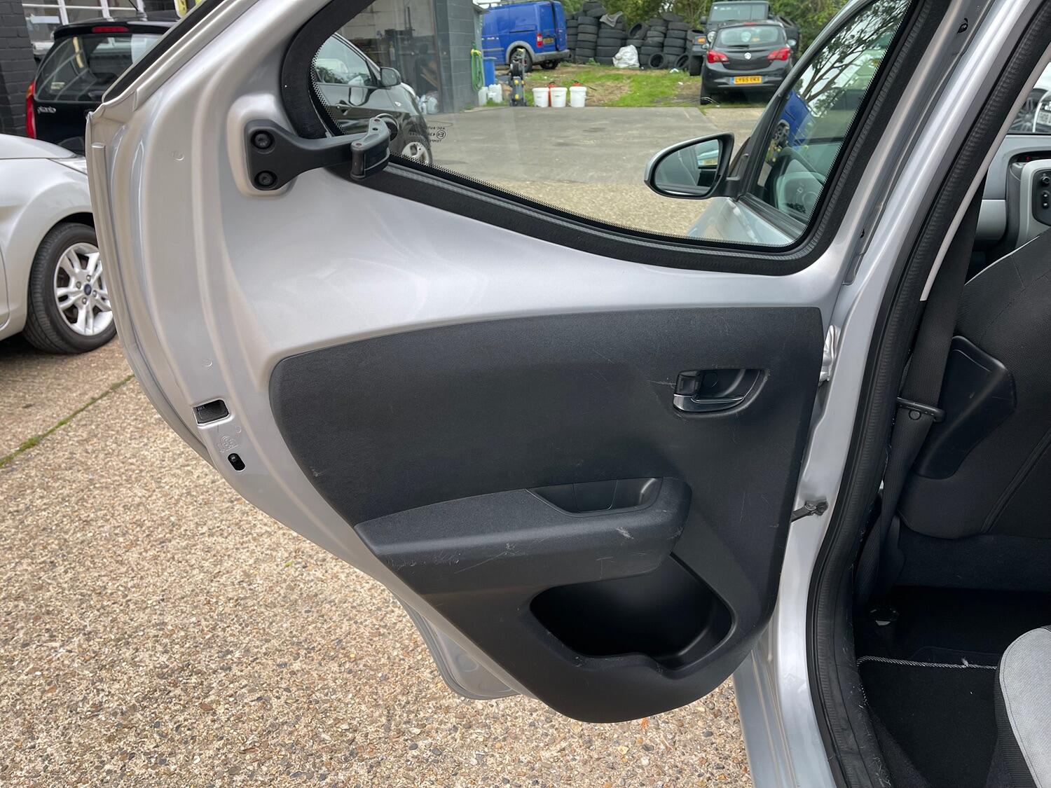 Used Toyota AYGO 2016 for sale - 76016725: Photo 38