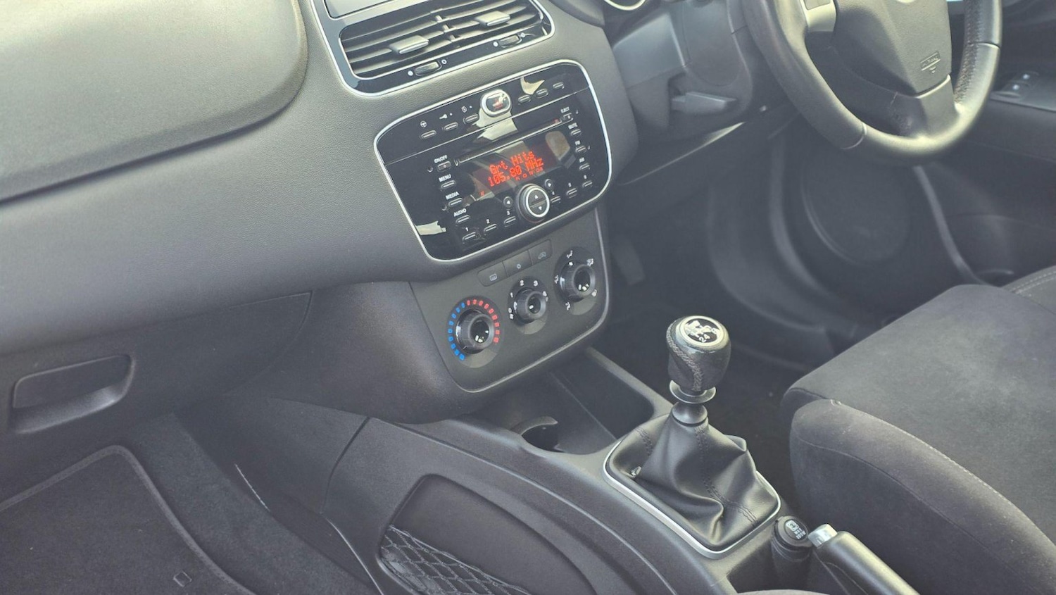 Used Fiat Punto 2013 for sale - 76305486: Photo 25