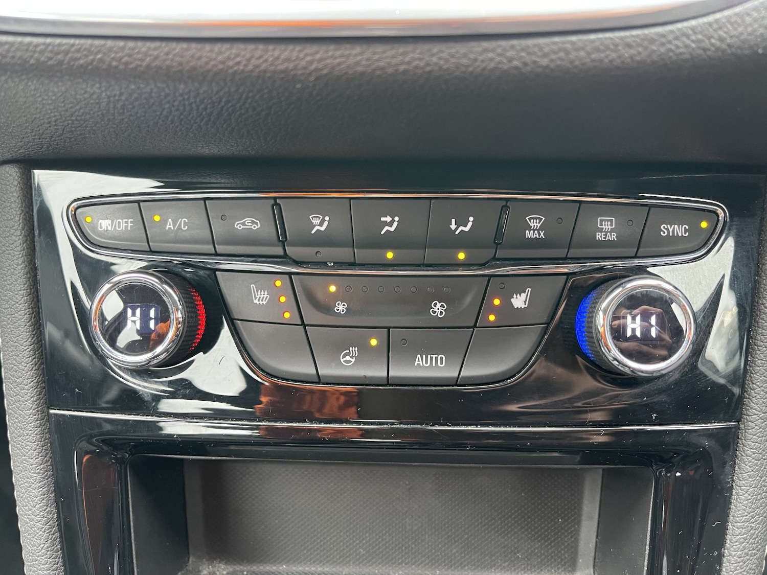 Used Vauxhall Astra 2018 for sale - 77792797: Photo 55