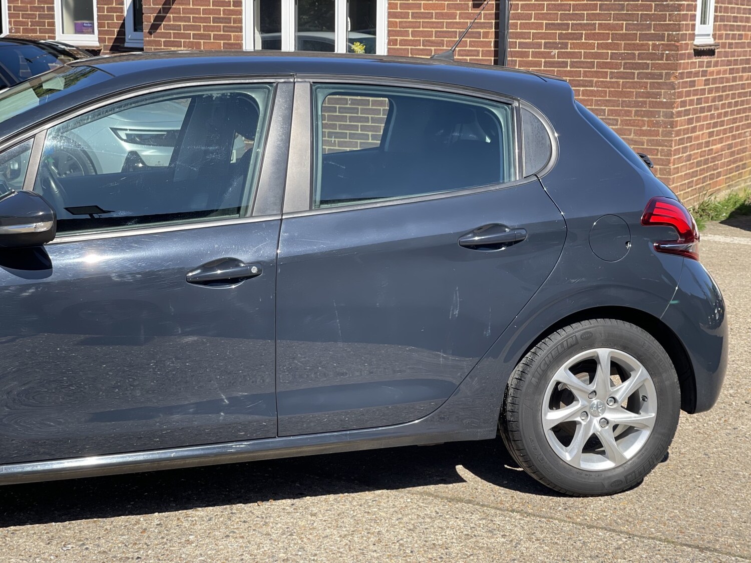 Used Peugeot 208 2017 for sale - 78176133: Photo 11