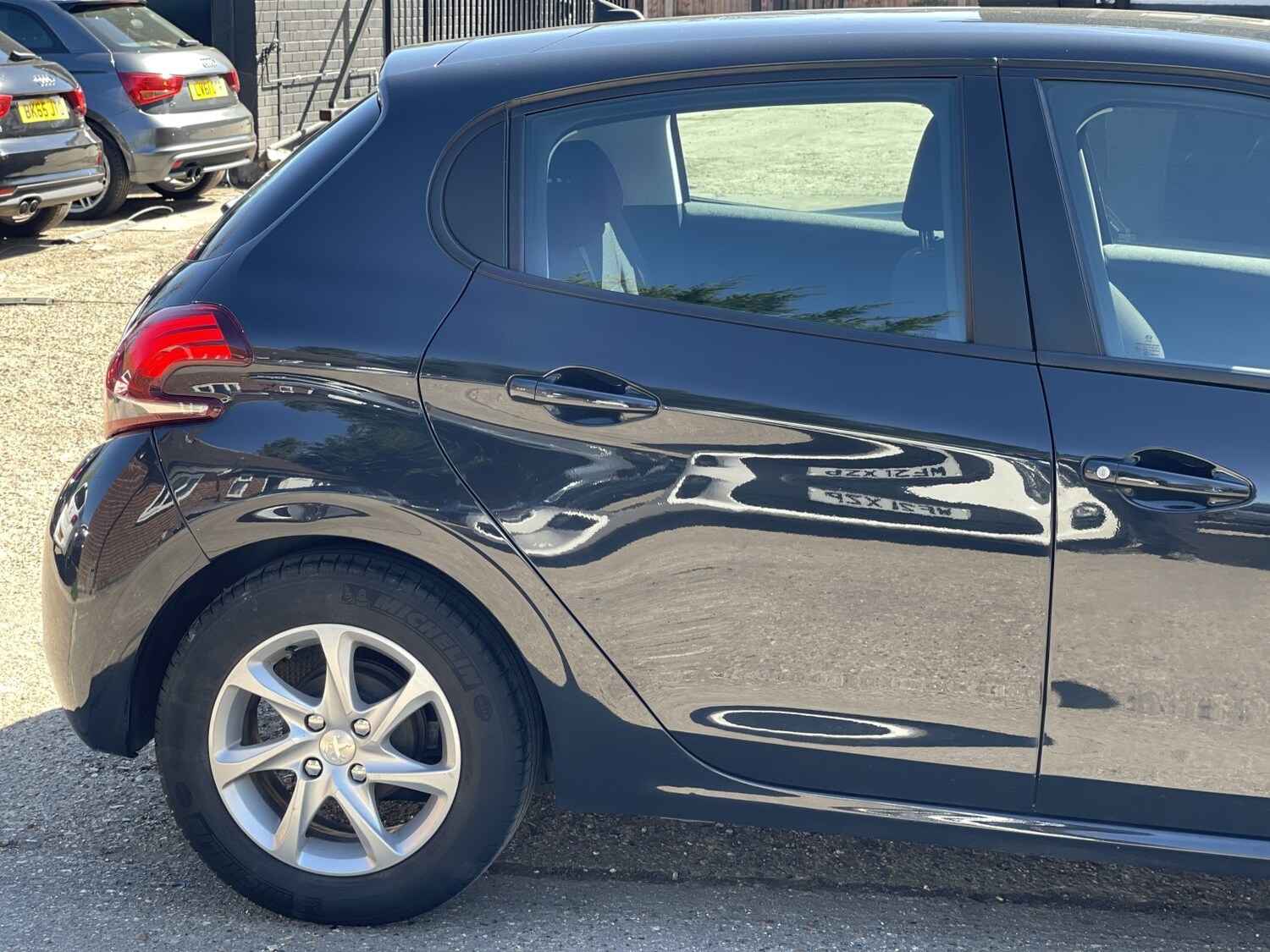 Used Peugeot 208 2017 for sale - 78176133: Photo 22