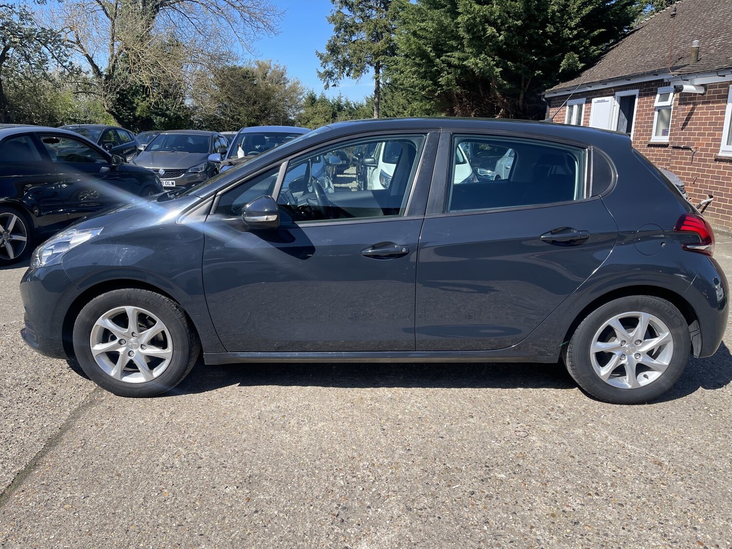 Used Peugeot 208 2017 for sale - 78176133: Photo 25