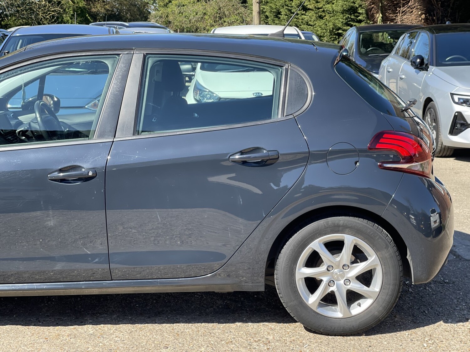 Used Peugeot 208 2017 for sale - 78176133: Photo 26