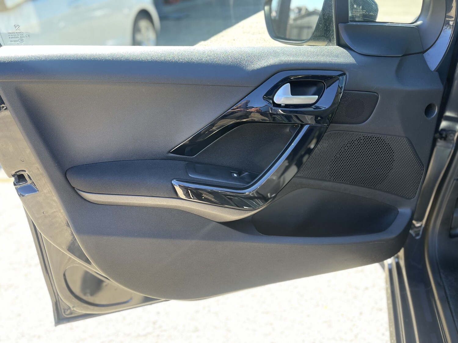 Used Peugeot 208 2017 for sale - 78176133: Photo 32