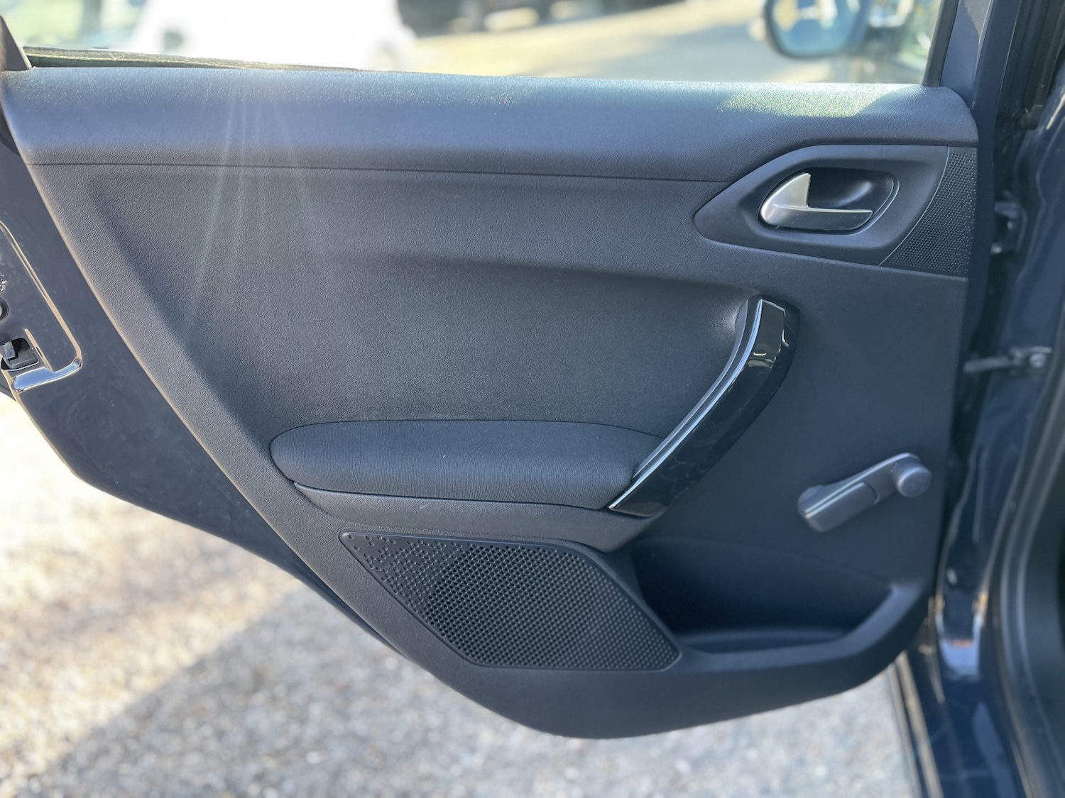 Used Peugeot 208 2017 for sale - 78176133: Photo 38