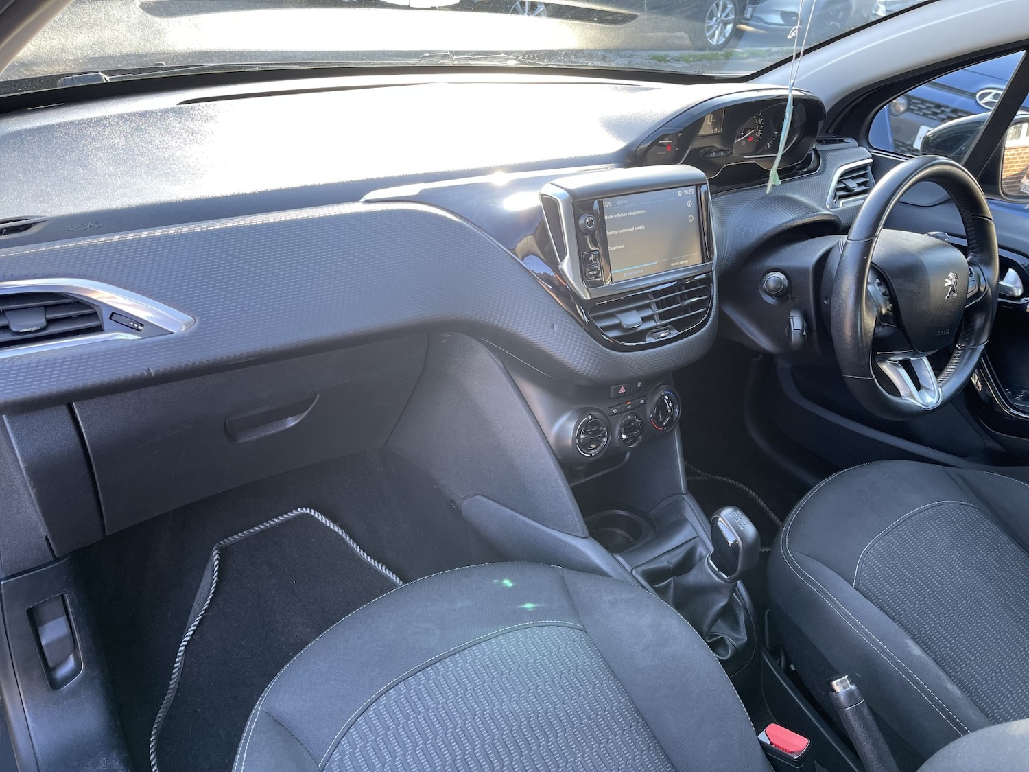 Used Peugeot 208 2017 for sale - 78176133: Photo 39