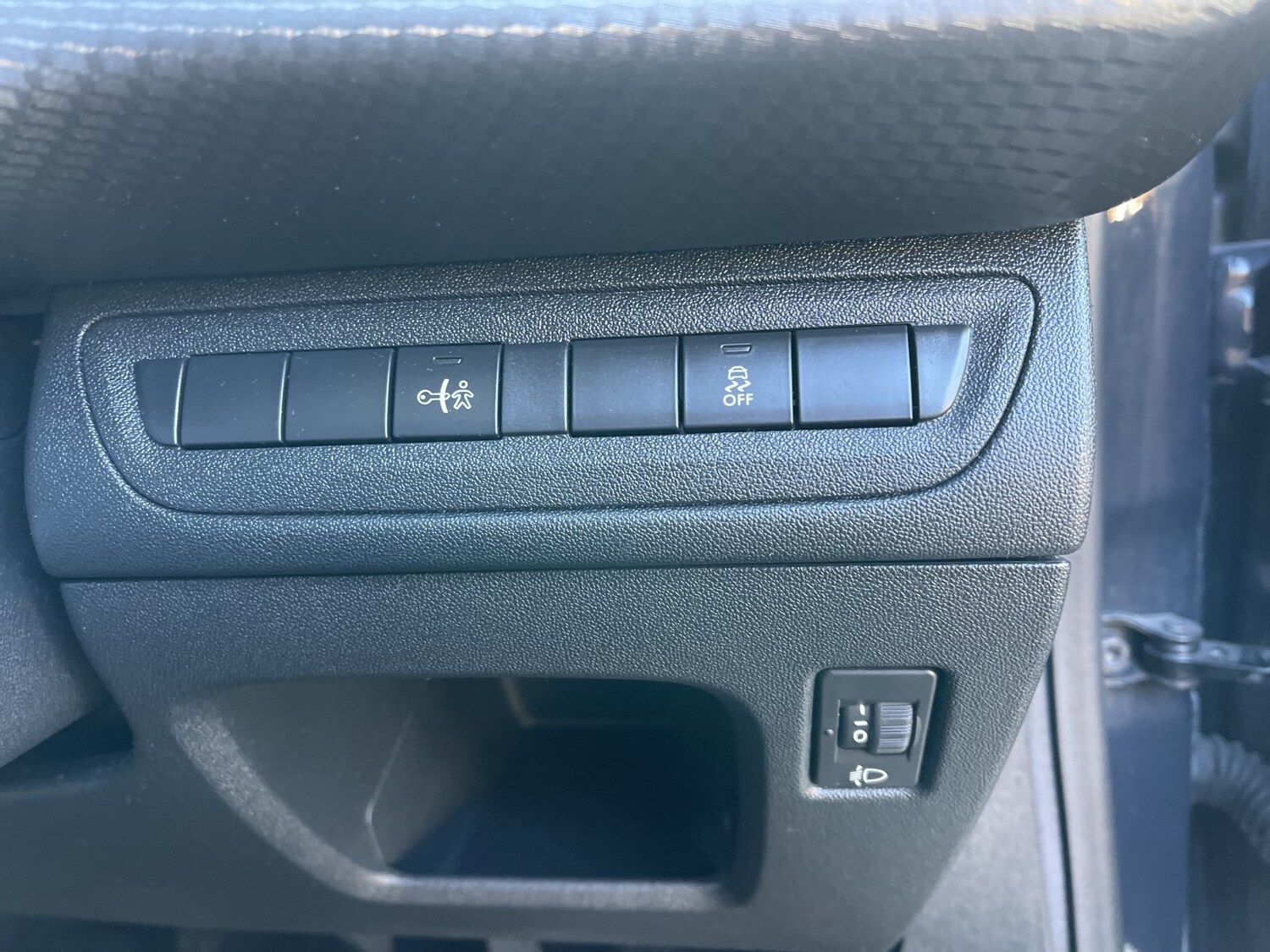 Used Peugeot 208 2017 for sale - 78176133: Photo 46