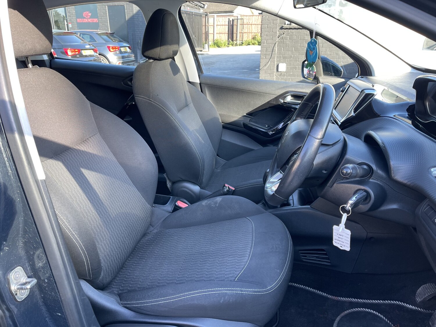 Used Peugeot 208 2017 for sale - 78176133: Photo 47