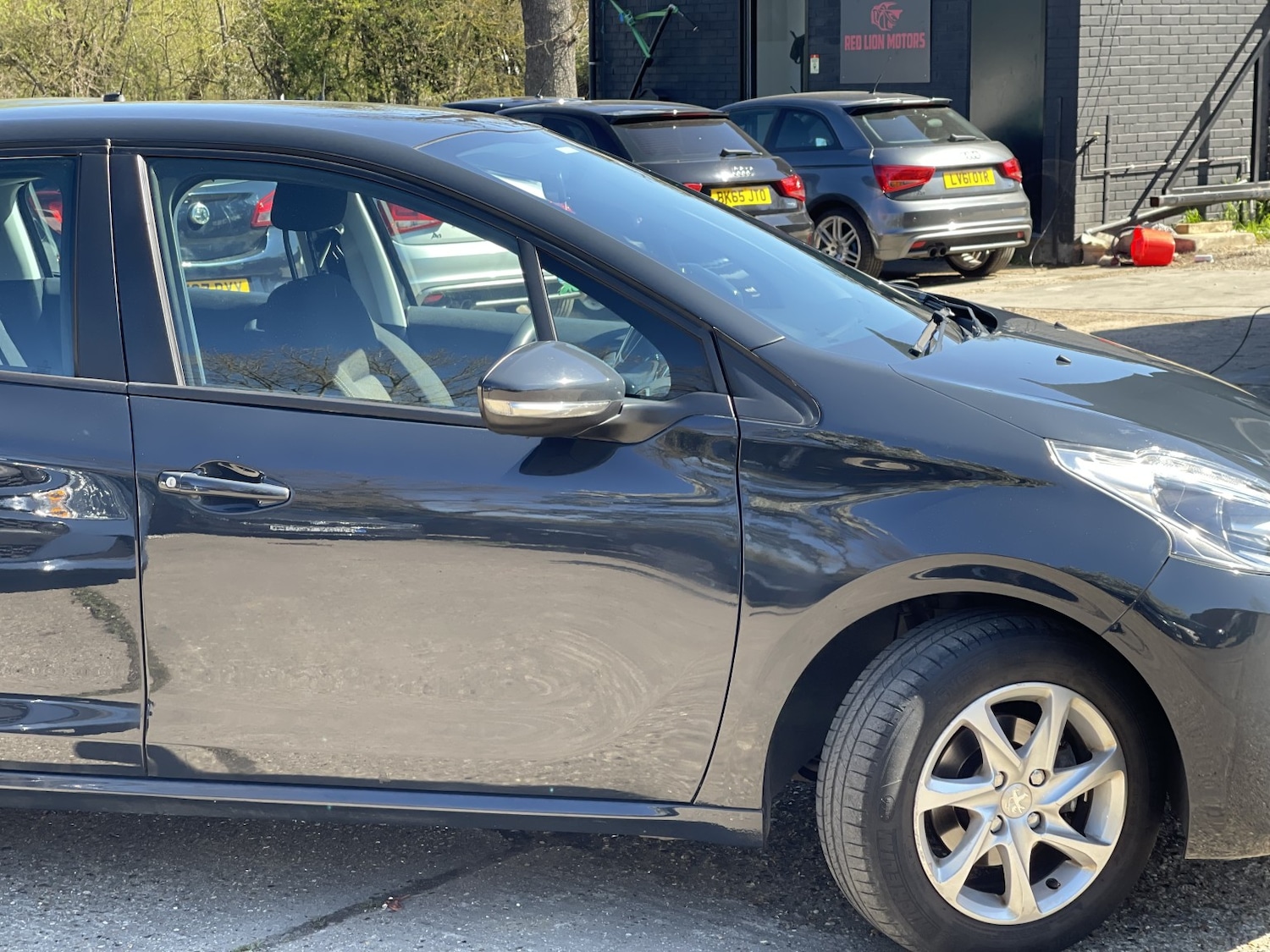 Used Peugeot 208 2017 for sale - 78176133: Photo 9