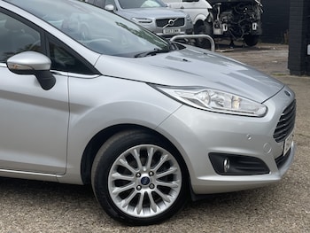 Used Ford Fiesta 2015 for sale - 76242913: Photo