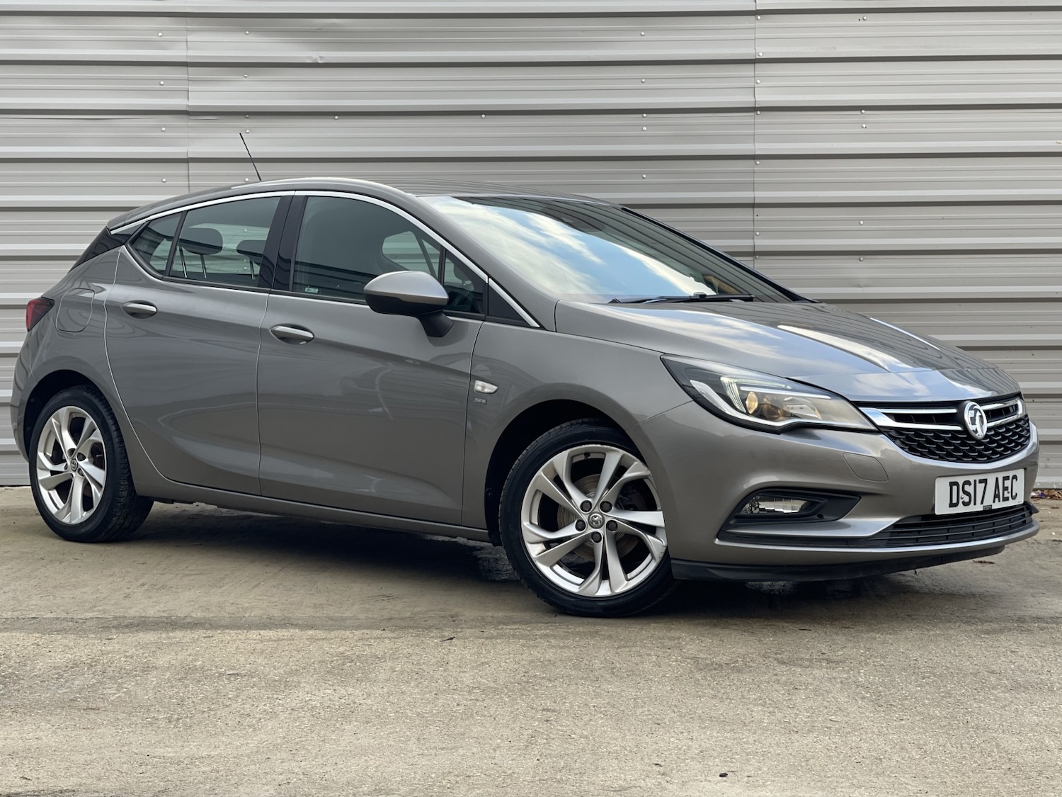 Used Vauxhall Astra 2017 for sale - 76510965: Photo 2