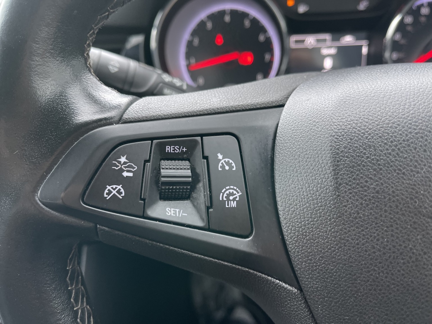 Used Vauxhall Astra 2017 for sale - 76510965: Photo 50