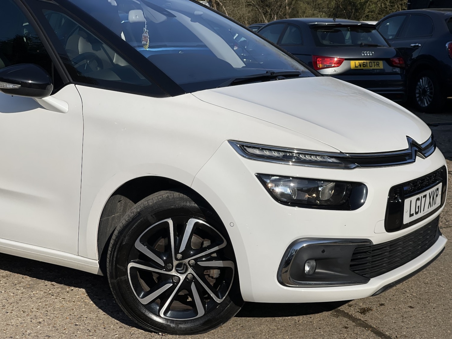 Used Citroen C4 Picasso 2017 for sale - 77961940: Photo 3