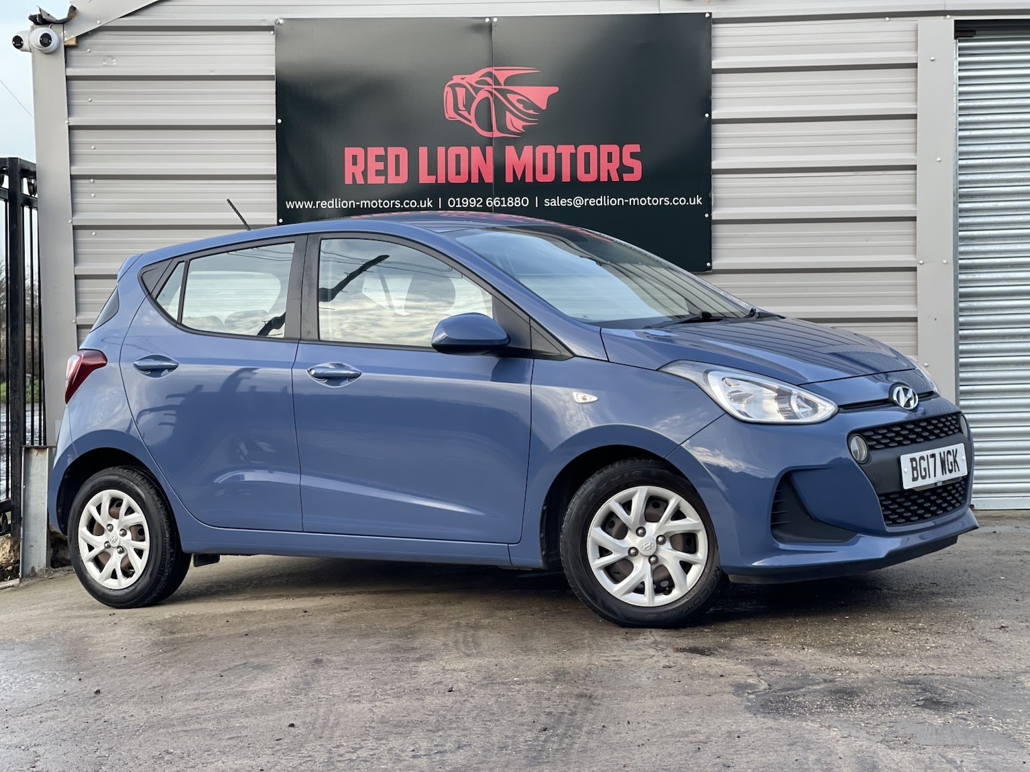Used Hyundai i10 2017 for sale - 77385293: Photo 2