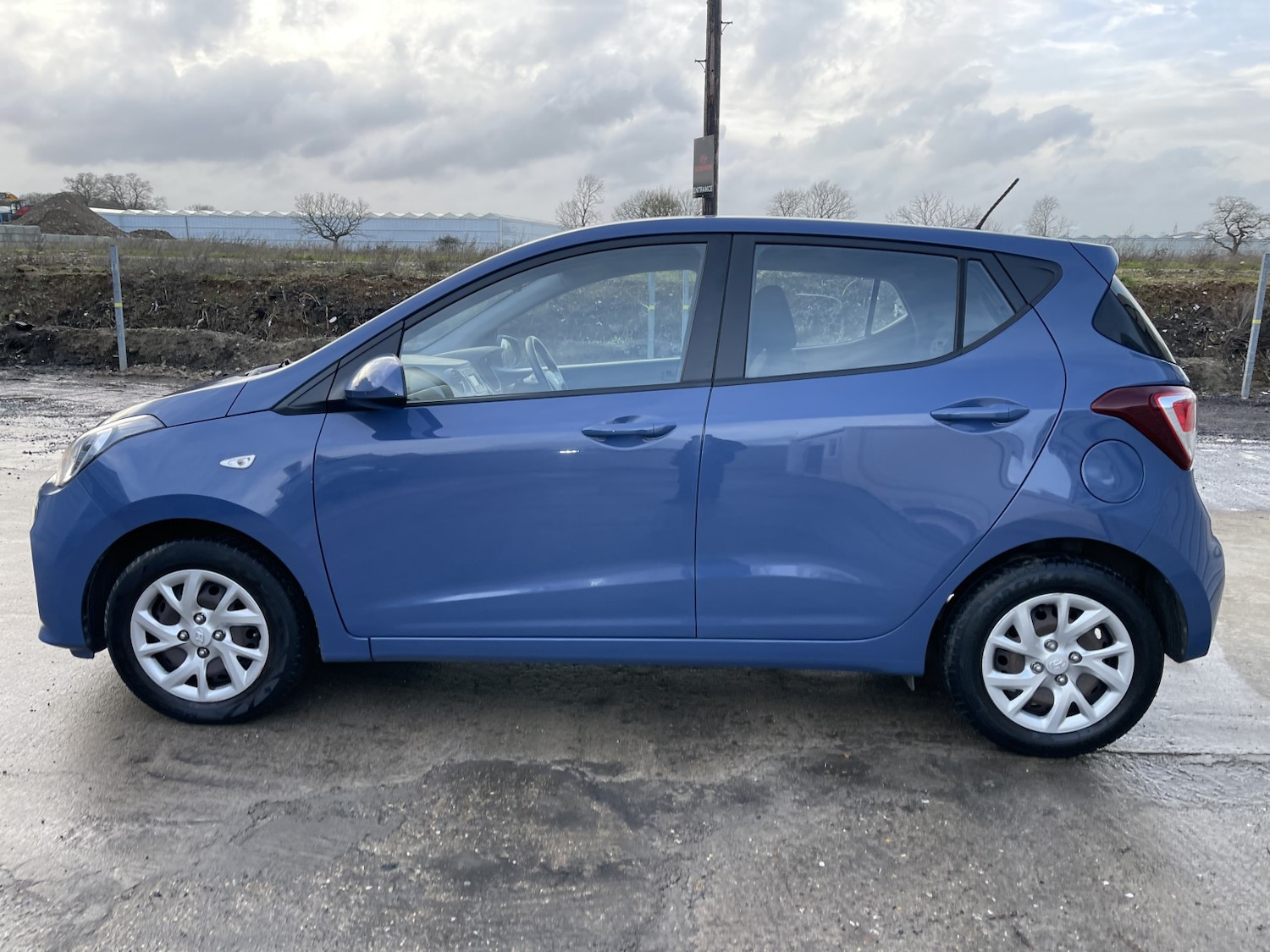 Used Hyundai i10 2017 for sale - 77385293: Photo 27