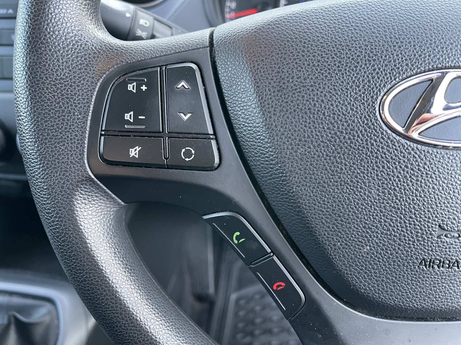 Used Hyundai i10 2017 for sale - 77385293: Photo 51