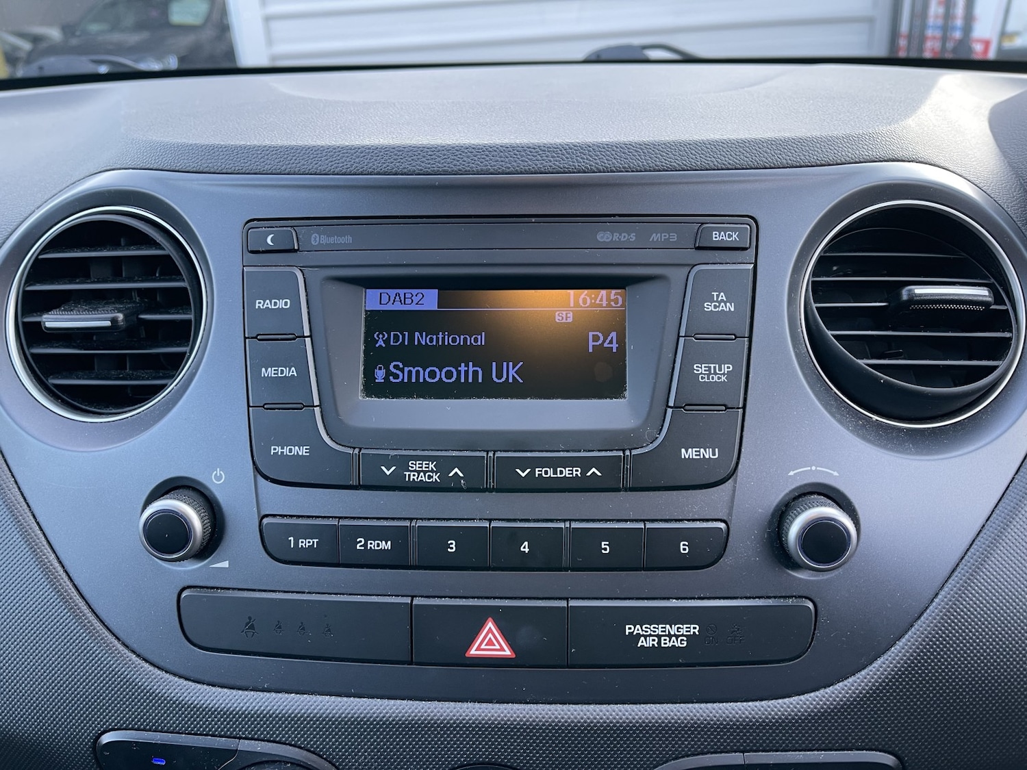 Used Hyundai i10 2017 for sale - 77385293: Photo 55