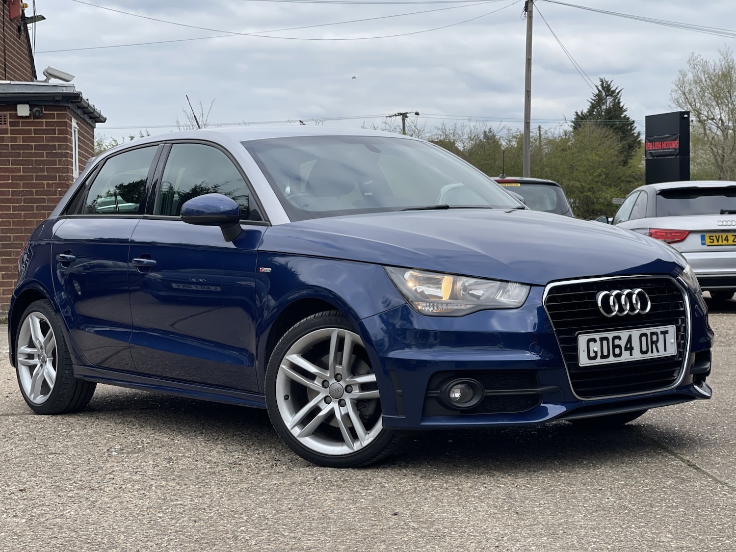 Used Audi A1 2015 for sale - 78098255: Photo 2