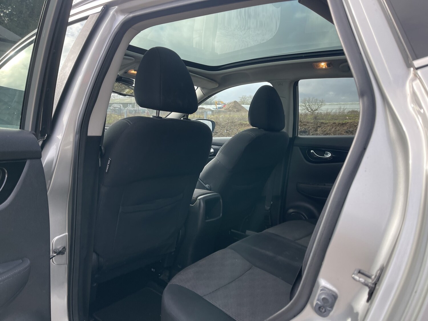 Used Nissan Qashqai 2015 for sale - 77400040: Photo 44