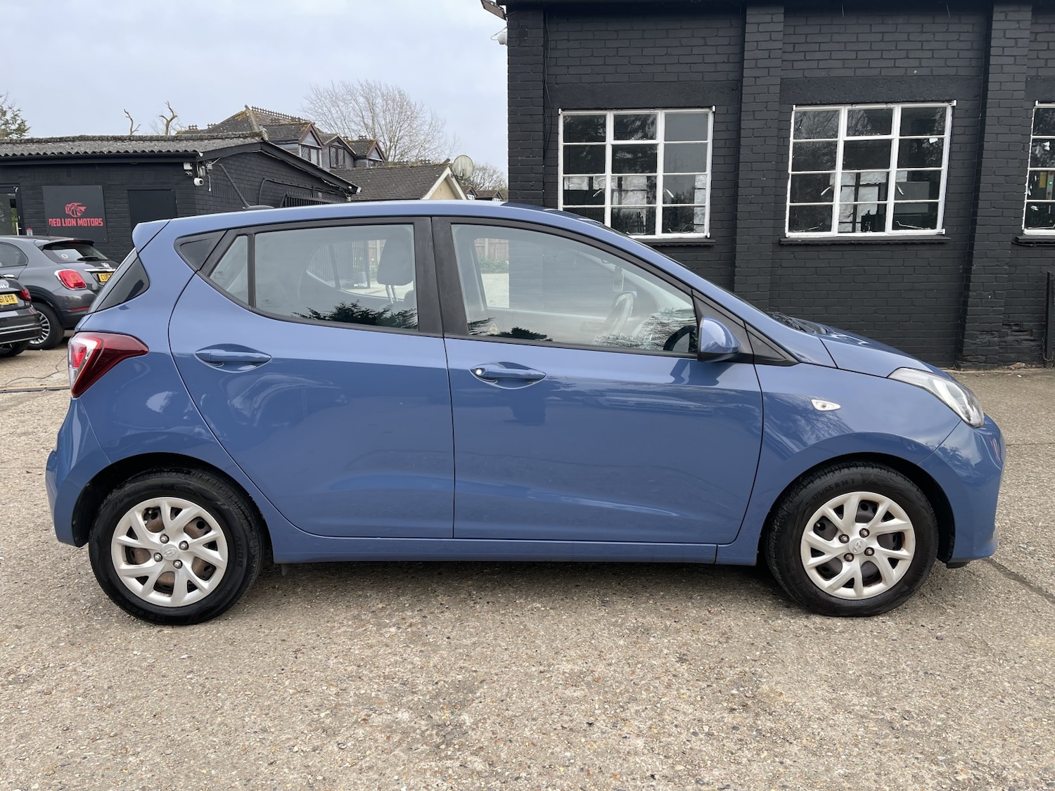 Used Hyundai i10 2018 for sale - 77981796: Photo 18