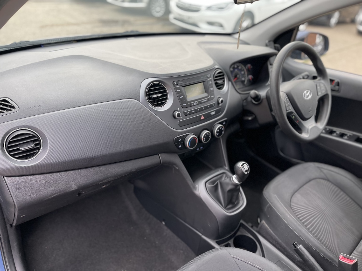 Used Hyundai i10 2018 for sale - 77981796: Photo 32