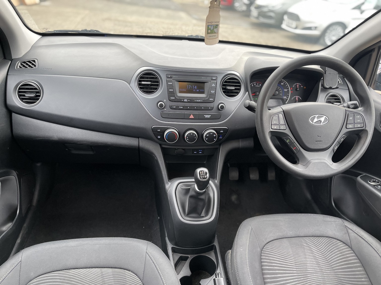 Used Hyundai i10 2018 for sale - 77981796: Photo 41