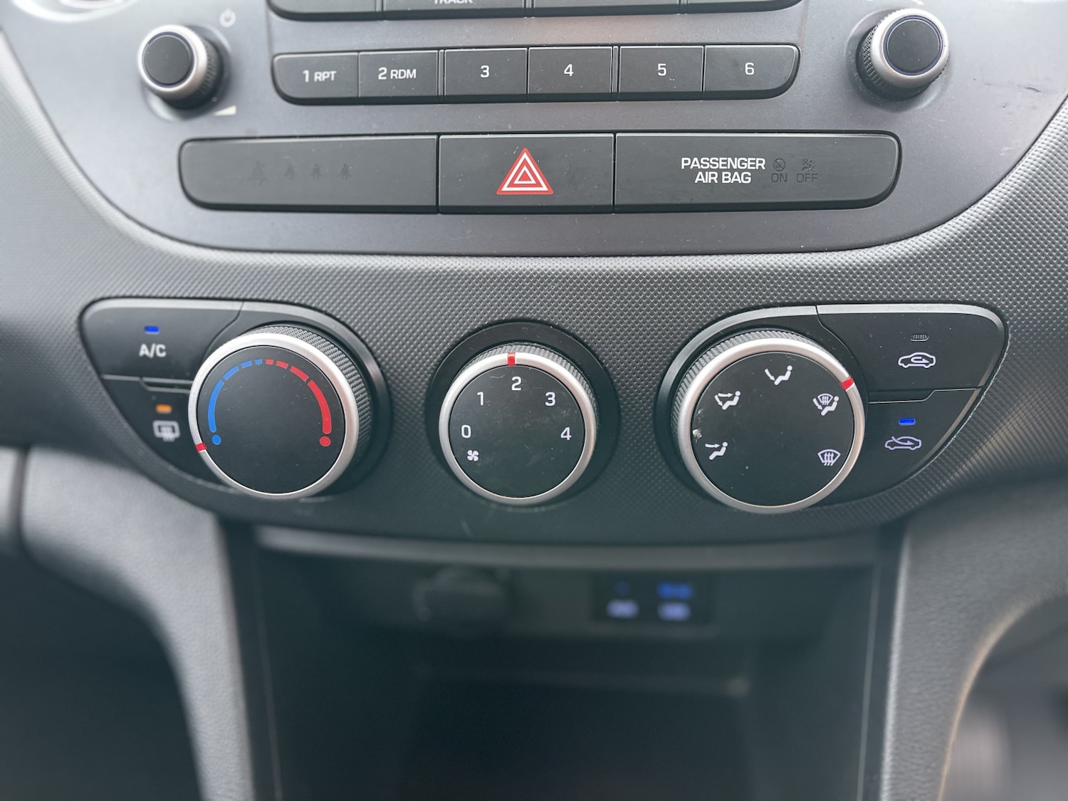 Used Hyundai i10 2018 for sale - 77981796: Photo 54