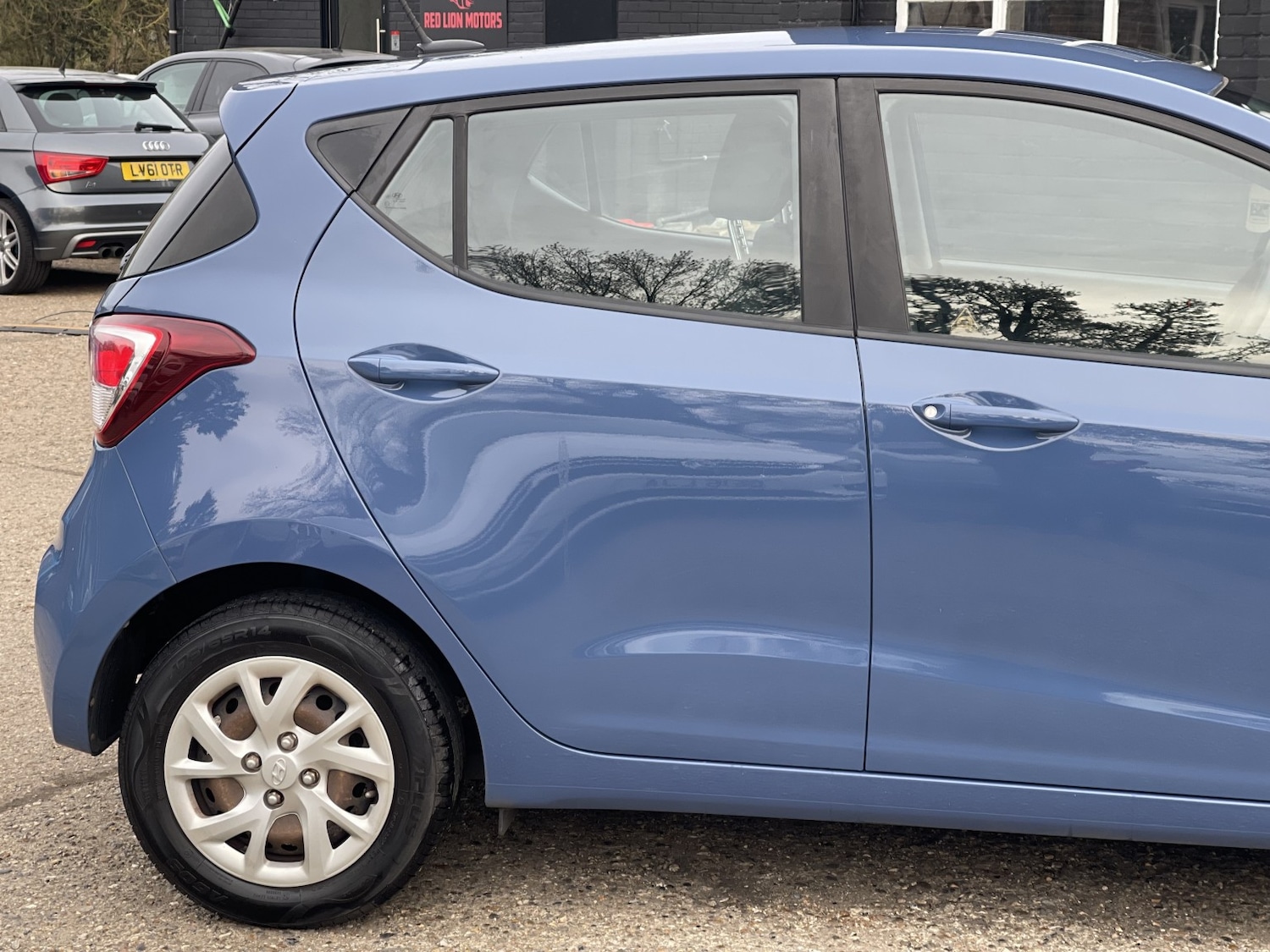 Used Hyundai i10 2018 for sale - 77981796: Photo 7