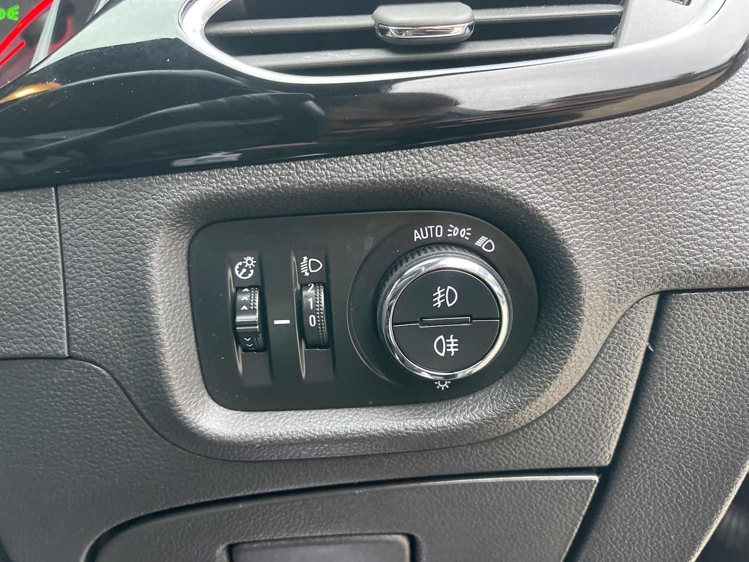 Used Vauxhall Astra 2017 for sale - 78098230: Photo 46