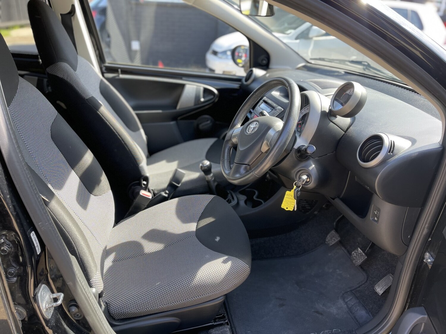 Used Toyota AYGO 2014 for sale - 78162205: Photo 44