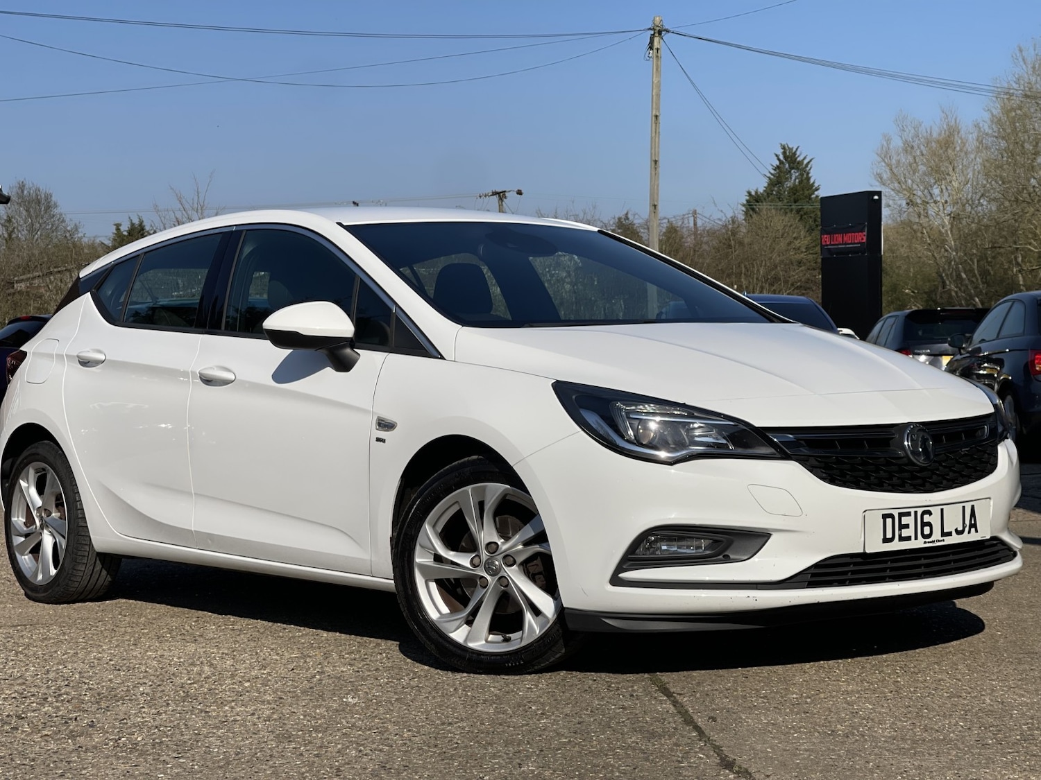 Used Vauxhall Astra 2016 for sale - 77962031: Photo 2