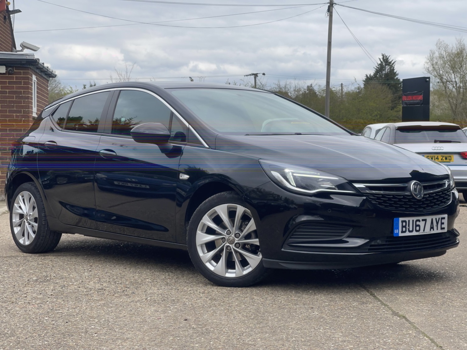 Used Vauxhall Astra 2017 for sale - 78098293: Photo 2