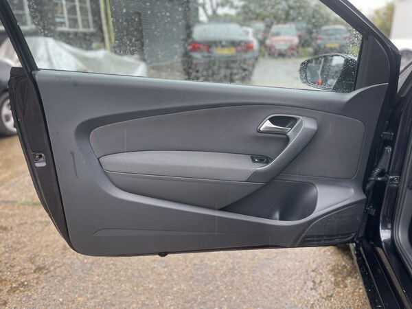 Used Volkswagen Polo 2011 for sale - 76205629: Photo 33