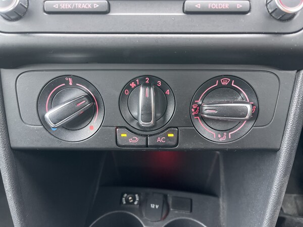 Used Volkswagen Polo 2011 for sale - 76205629: Photo 47