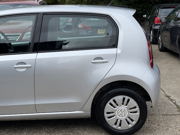 Used Volkswagen up! 2016 for sale - 76205610: Photo 28