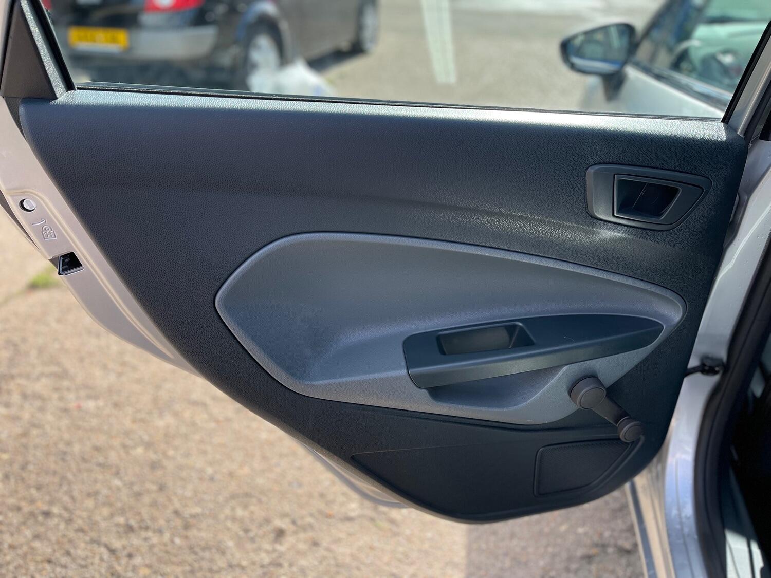 Used Ford Fiesta 2011 for sale - 76082721: Photo 30